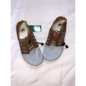 NWT Unisex Happy Feet Barefoot Shoes